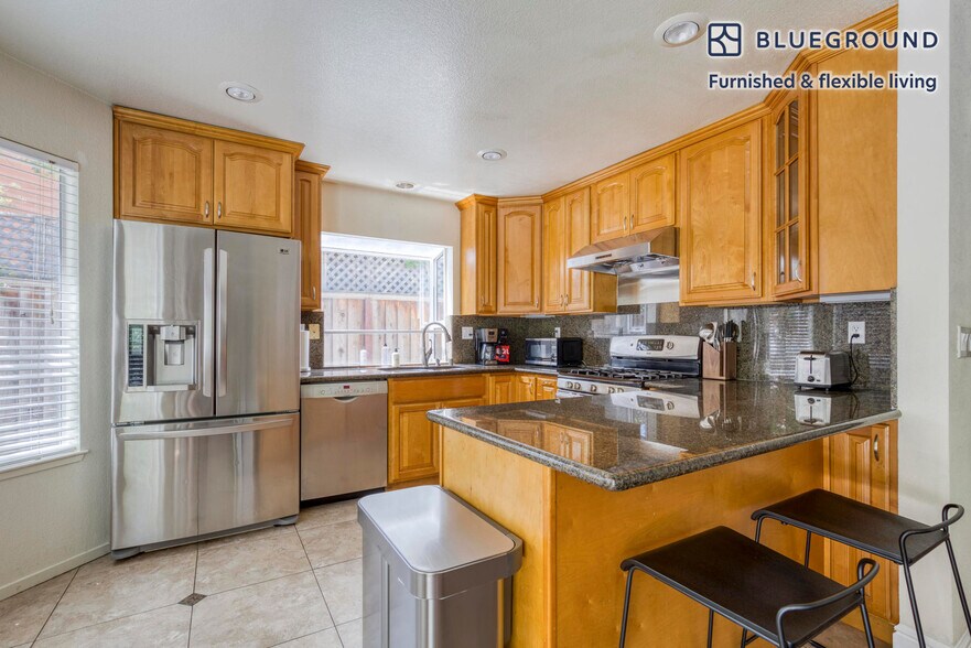 Building Photo - 4618 Salina Dr