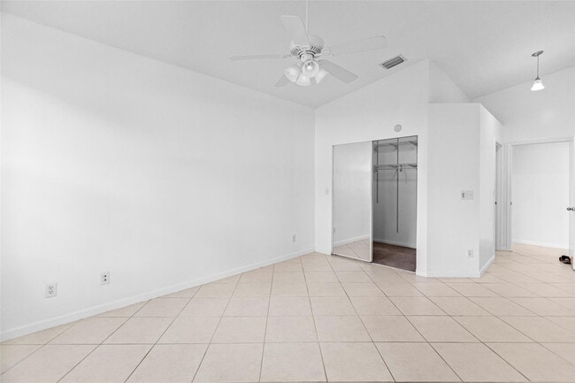 Building Photo - 15250 SW 49th Ct