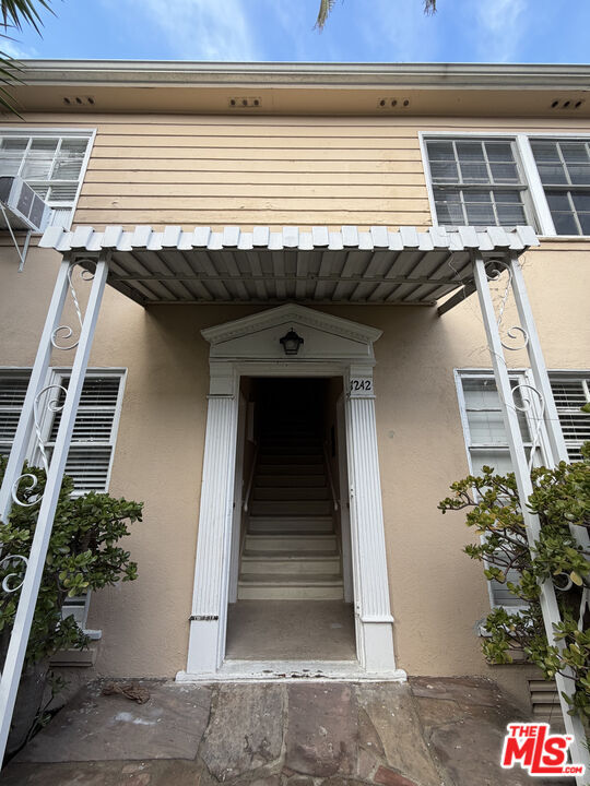 Building Photo - 1242 Smithwood Dr