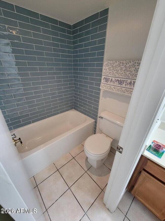 Building Photo - 10610 S 48th St