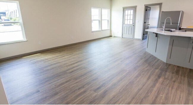 Building Photo - 1 Shamrock Cir