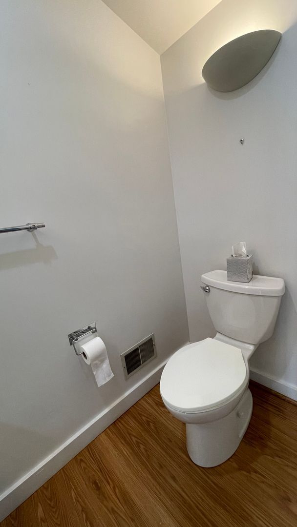 Building Photo - 2962 Gibbons Dr