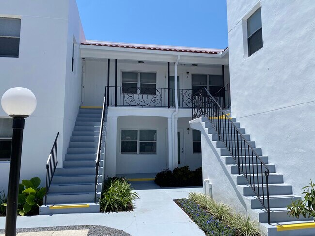 Building Photo - 1519 S Olive Ave