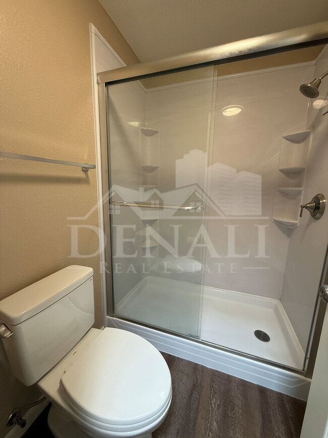 Building Photo - 2073 N Sunset Dr