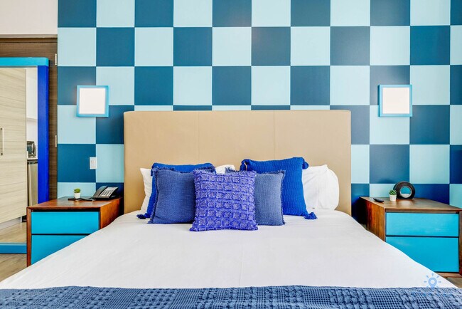 Building Photo - 777 N Ocean Dr