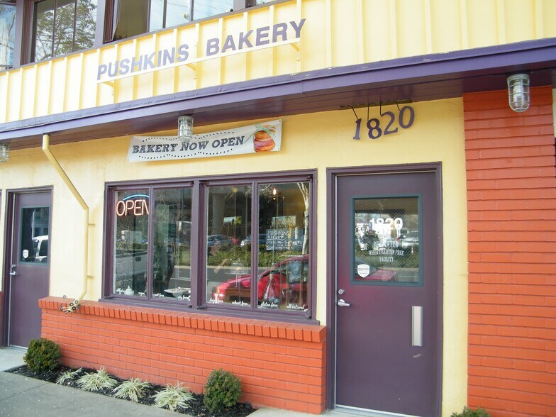 Two blocks from Pushkin's Bakery - 2727 T St