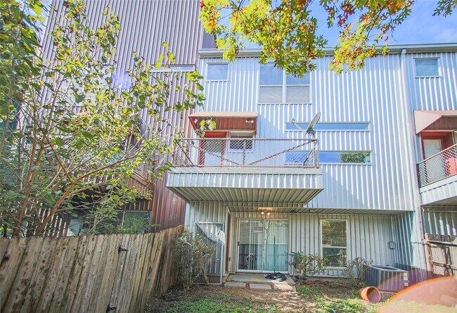 Building Photo - 6913 Yellowstone Way Dr