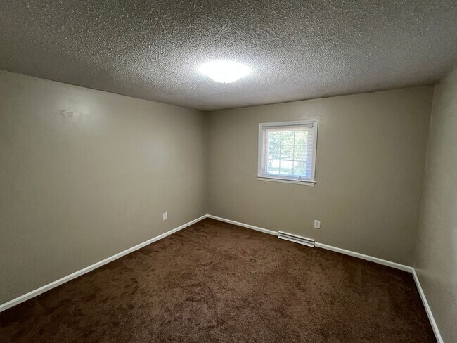 Building Photo - Spacious 4-Bedroom 3-Bathroom Brick Home in Arcadia Area