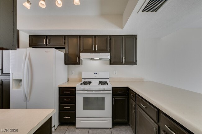 Building Photo - 764 Lawrence Dr