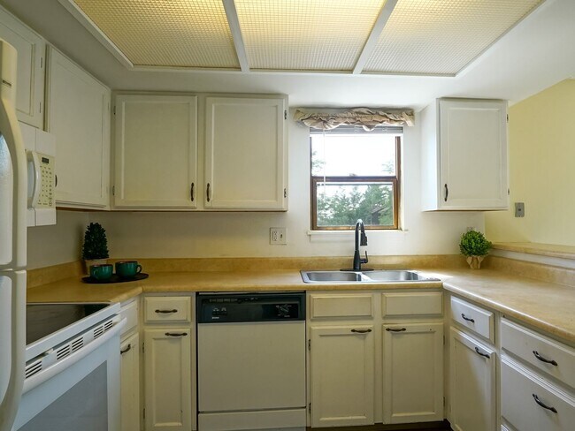 Building Photo - 3372 Capstan Way
