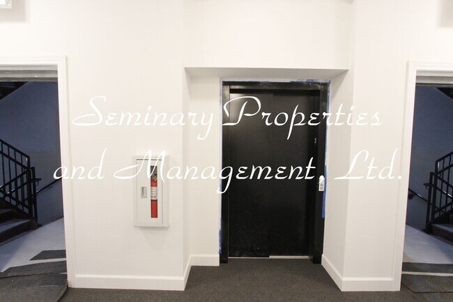 Interior Photo - 3647 N Southport Ave