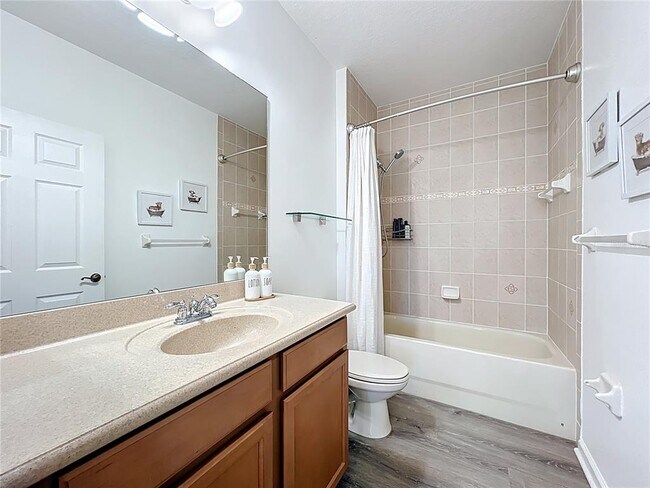 Building Photo - 2315 Upper Park Rd