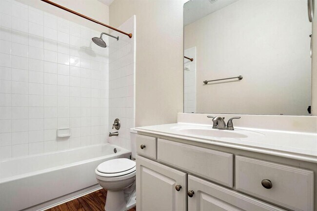 Building Photo - 816 Sterling Creek Cir