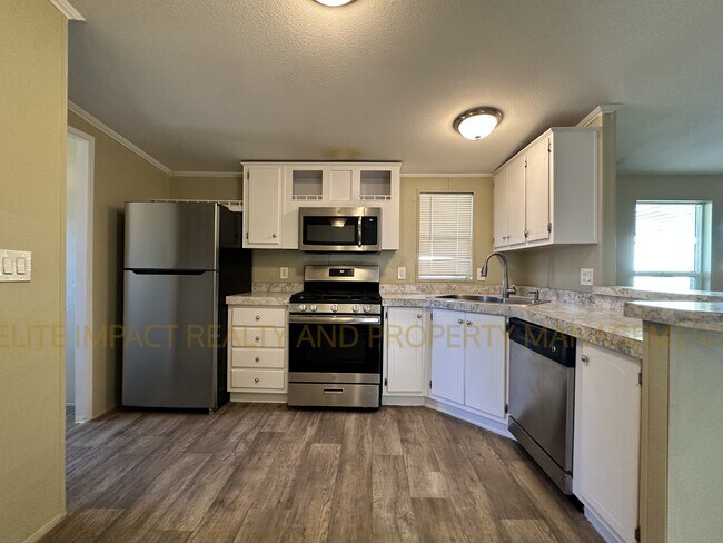 Building Photo - 1664 W Coralbrooke Dr