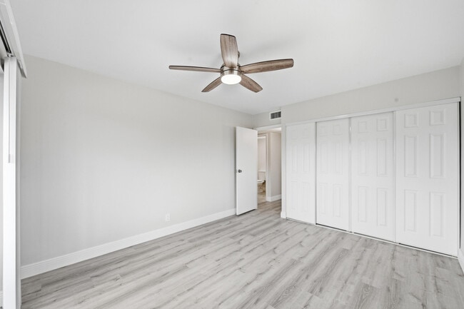 Building Photo - 284 Flanders F