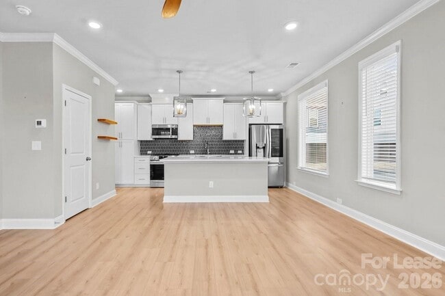 Building Photo - 1515 Hidden Falls Rd