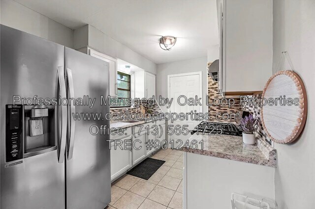 Building Photo - Houston