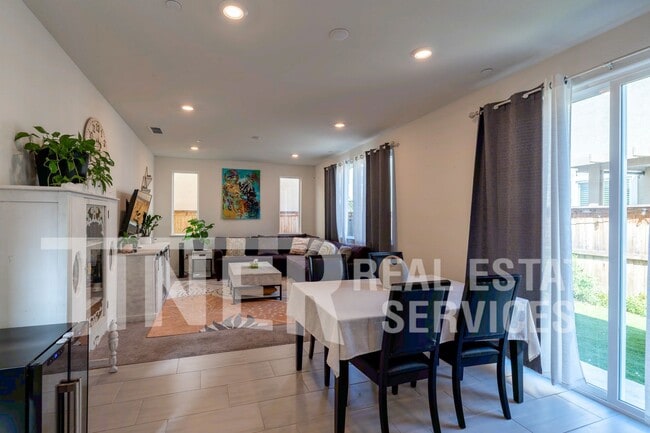 Building Photo - 3555 Nuestra Ave