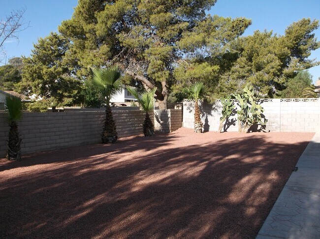 Building Photo - 7245 Great Oak Ave