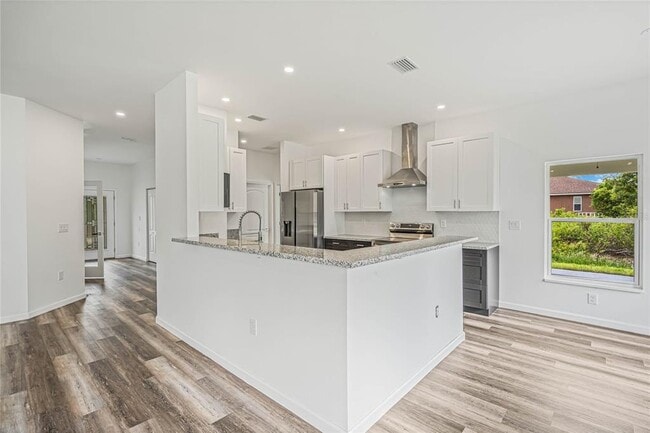 Building Photo - 8001 Leonardo St