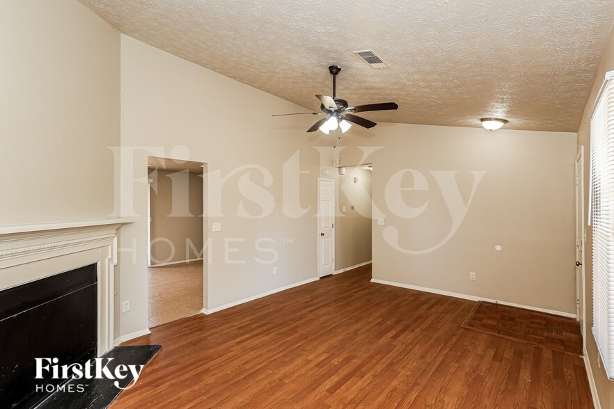 Building Photo - 6450 Peppermill Ln