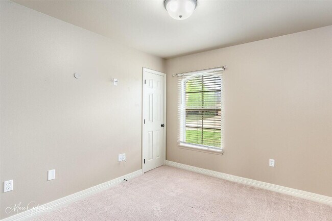 Building Photo - 2330 Tallgrass Cir