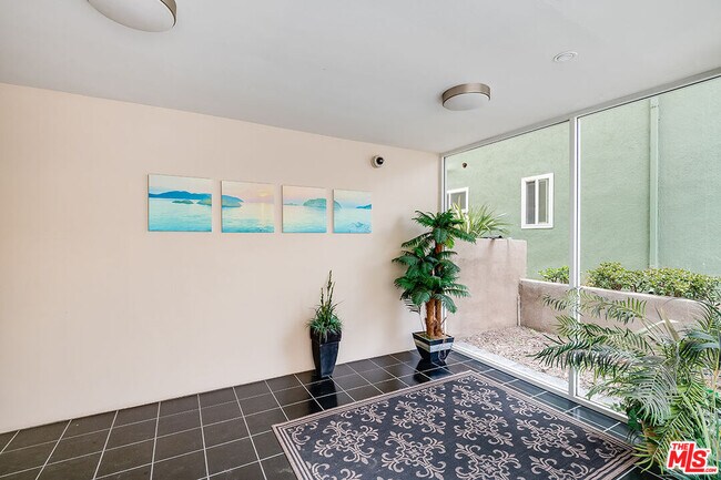 Building Photo - 20 Catamaran St