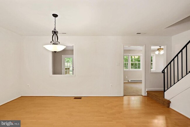 Building Photo - 4903 Shirley St