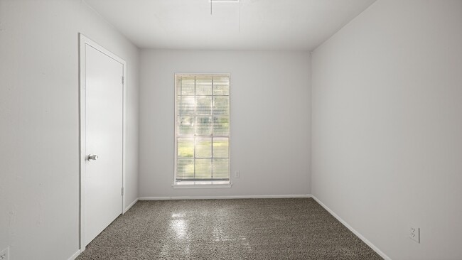 Building Photo - 5411 Lorraine Dr