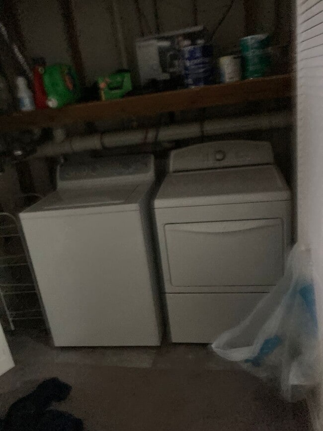 Building Photo - Fully renovated 2 bedroom townhome on a corner property