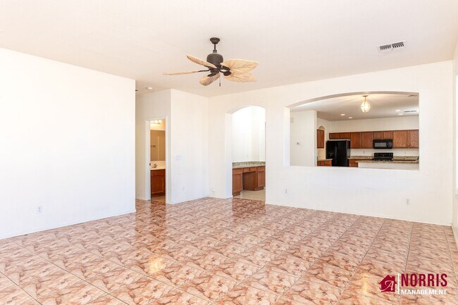 Building Photo - Beautiful Large Home Available Now!