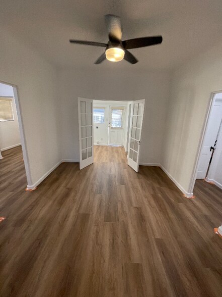 Building Photo - 12512 Broadway Ave