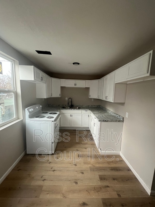 Primary Photo - 1441 N Erie St