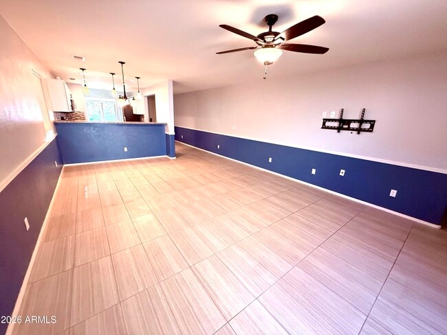 Building Photo - 1884 W Expressman St