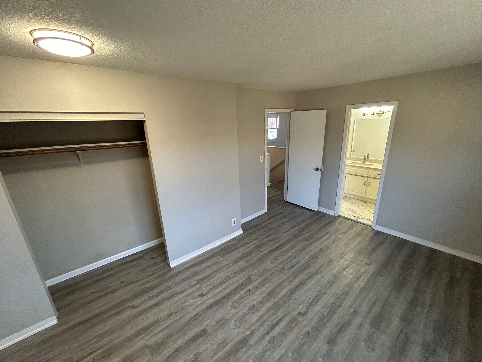 Building Photo - 2725 Ponderosa Dr