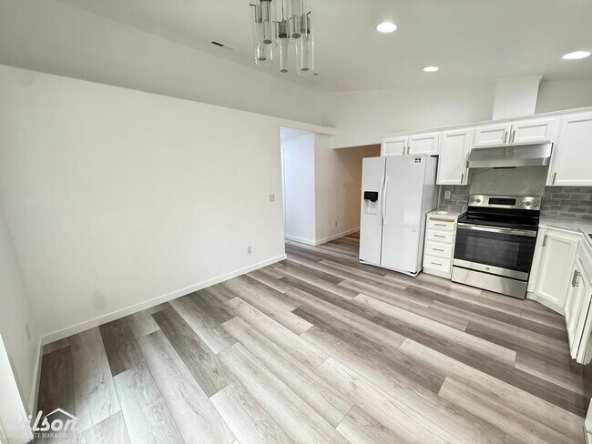 Building Photo - 301 Olympic Ave