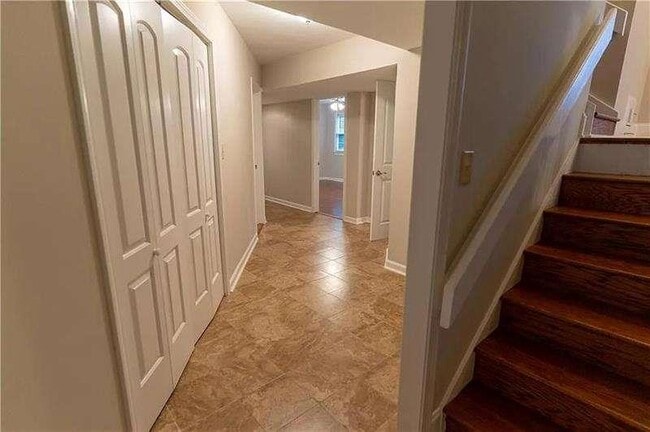 Building Photo - 3562 Bryant Ln