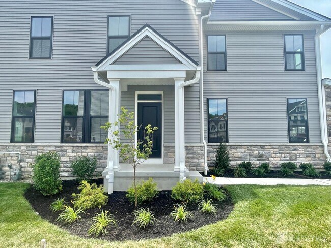 Building Photo - 7 Colt Ln