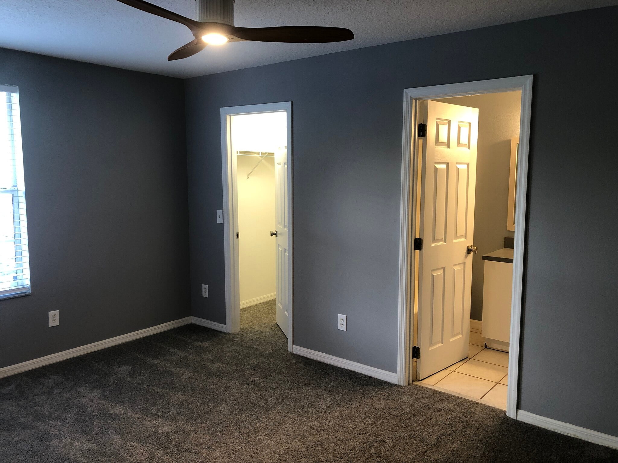 Building Photo - 804 E South St