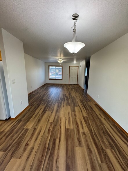 Building Photo - 400 E Washington St