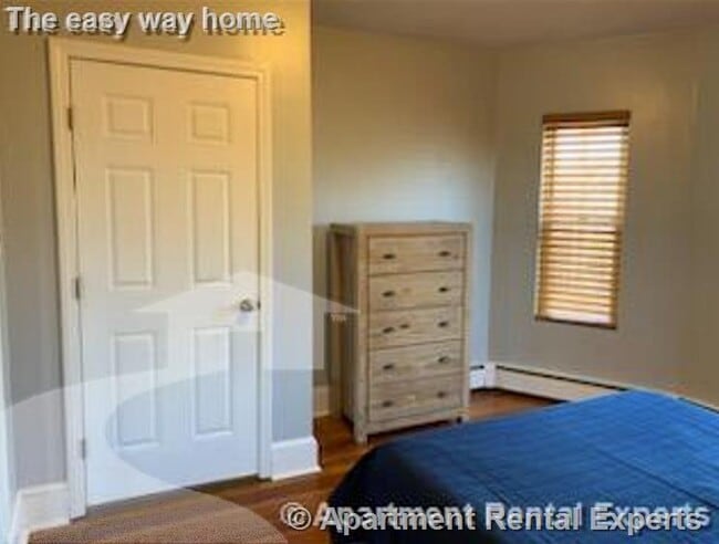 Building Photo - 300 Park Ave