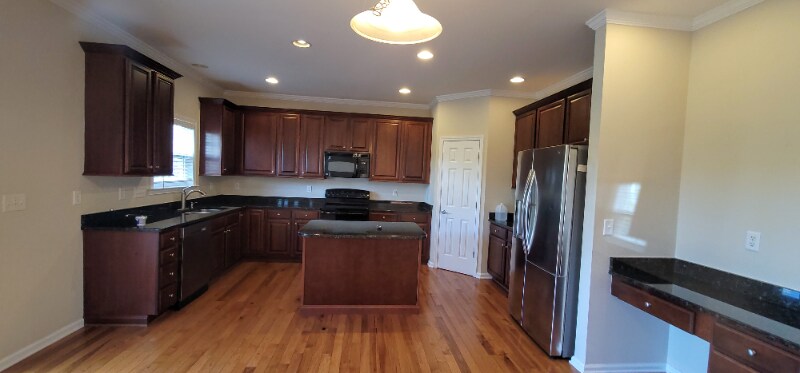 Building Photo - 2 Dansford Ln