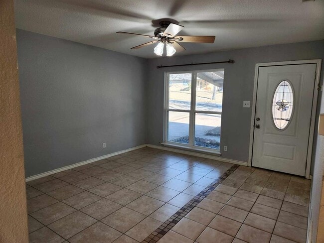 Building Photo - 3000 Ray Wood Dr