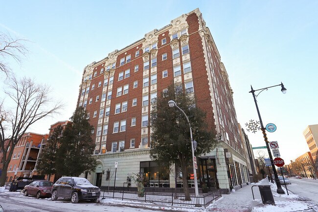 Primary Photo - 6930 N Greenview Ave
