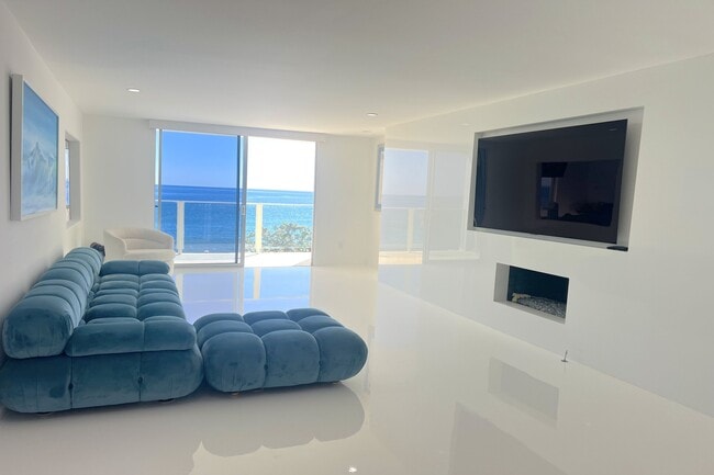 Building Photo - 22548 CA-1