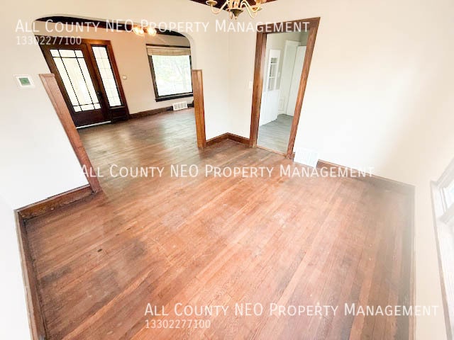 Building Photo - 3521 W 123rd St