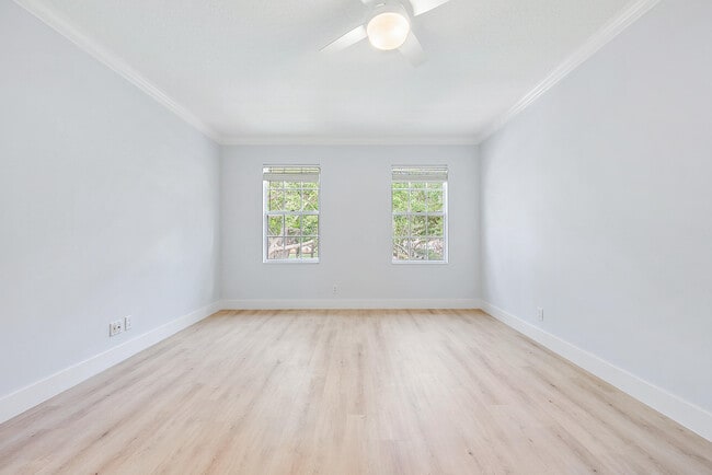 Building Photo - 130 Day Lily Dr