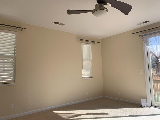 Building Photo - 20863 Grapevine Dr