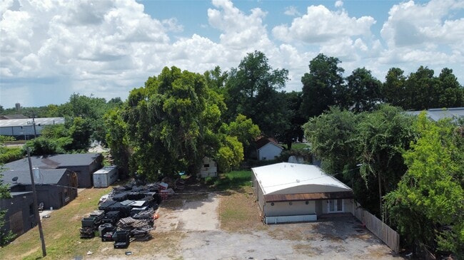 Building Photo - 7444 Avenue P