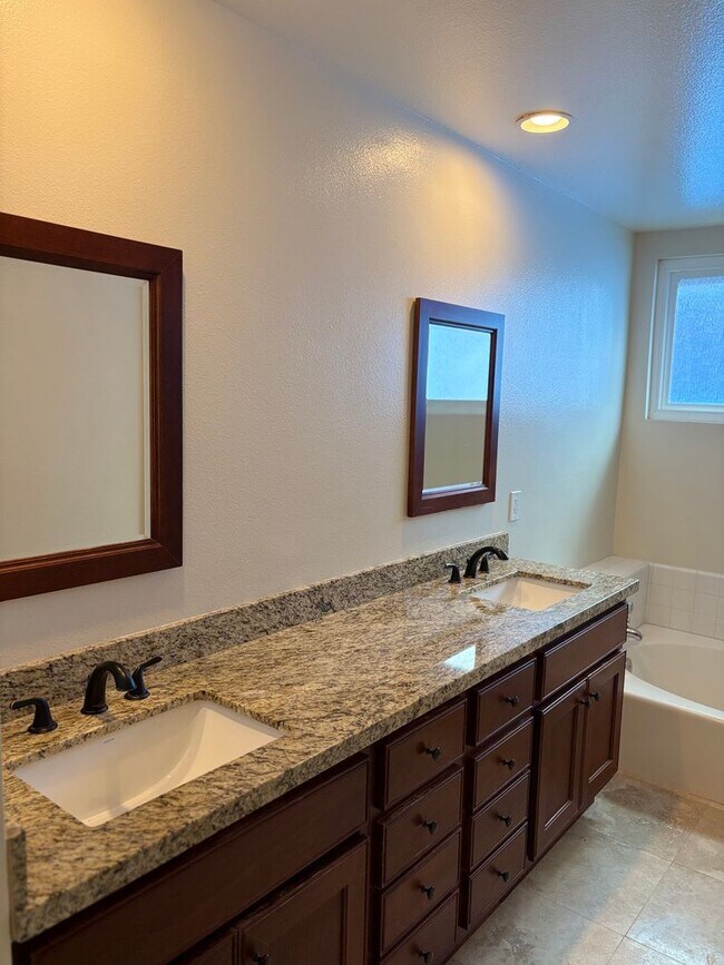 Building Photo - 12015 River Grove Ct